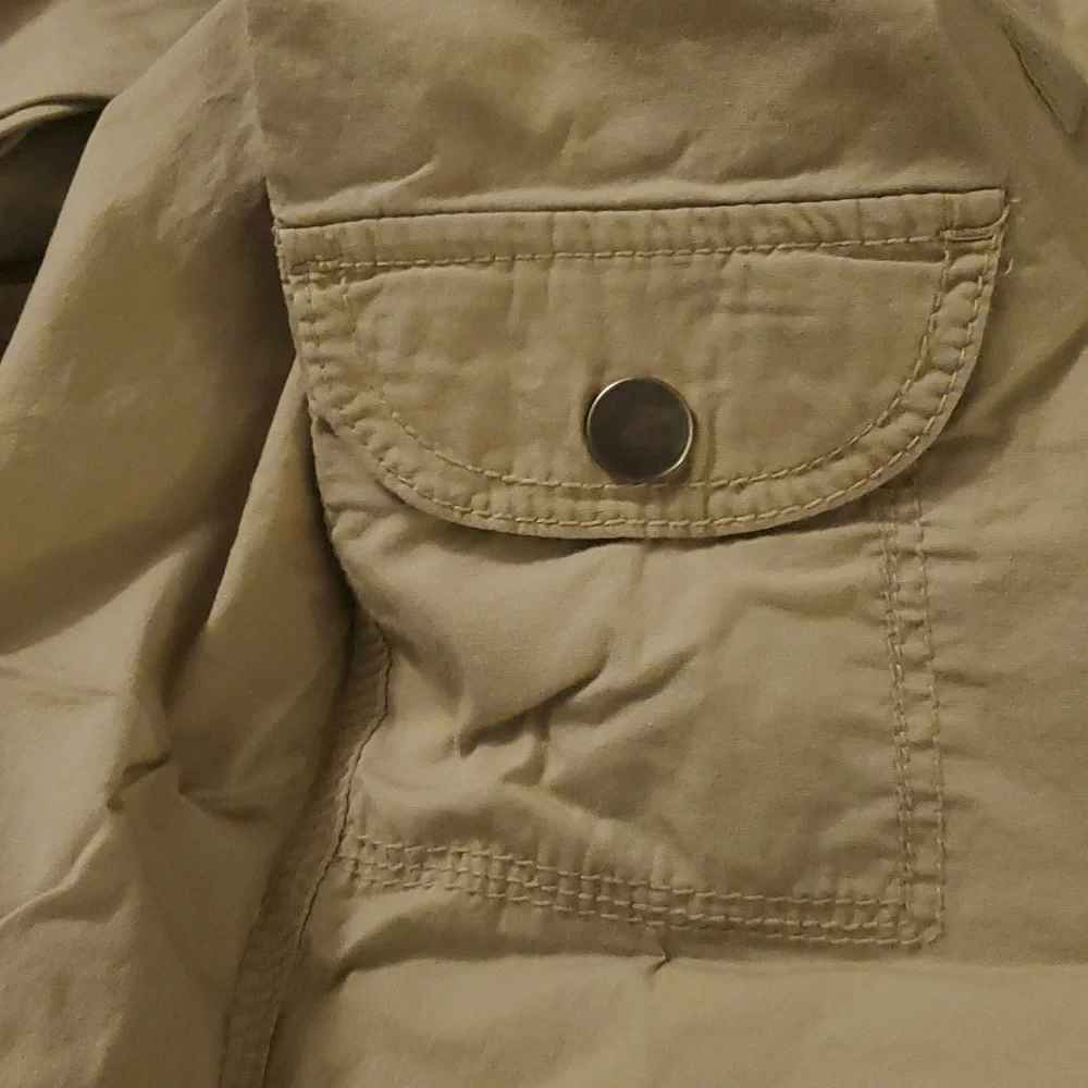 Tan capris - Picture 7 of 9